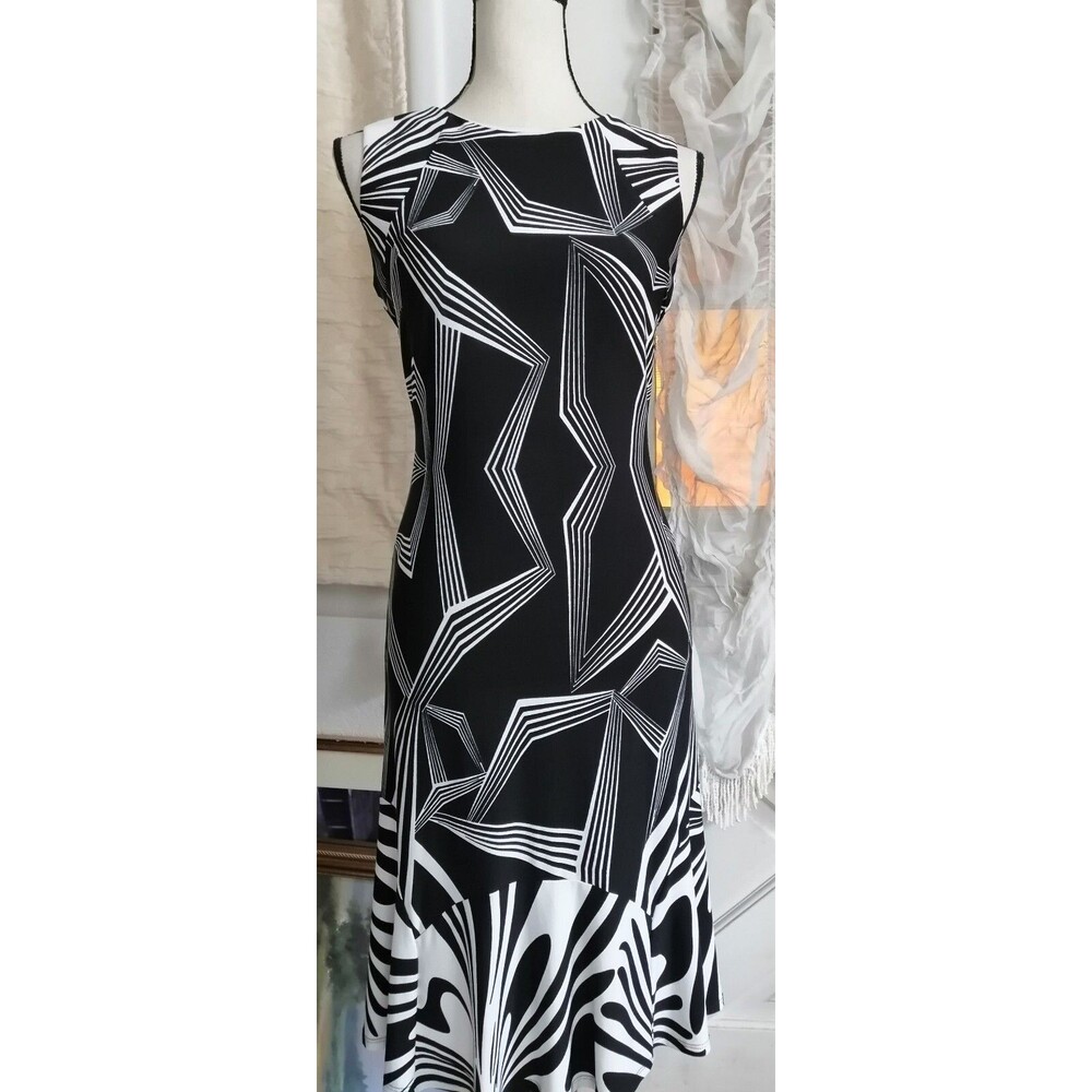 VTG Women Sz 4 Midi Dress Sleeveless Black White Modern Slim Look Made in Canada